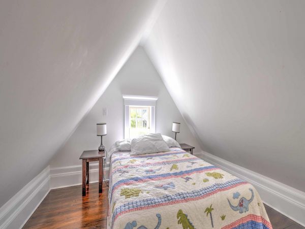 Southampton Vacation Home Six Bedroom with Pool