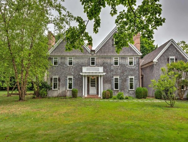 Southampton Vacation Home Six Bedroom with Pool