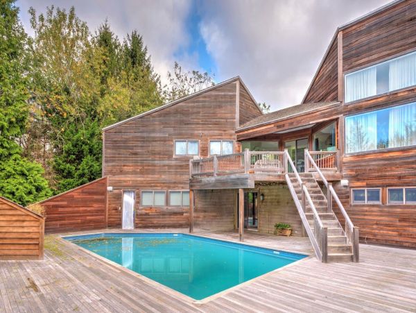Water Mill Vacation Pool Home Four Bedroom