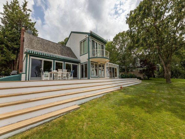 Beautiful Hamptons Vacation Rental Home with Private Pool
