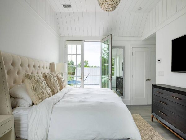 Beautiful Hamptons Vacation Rental Home with Private Pool