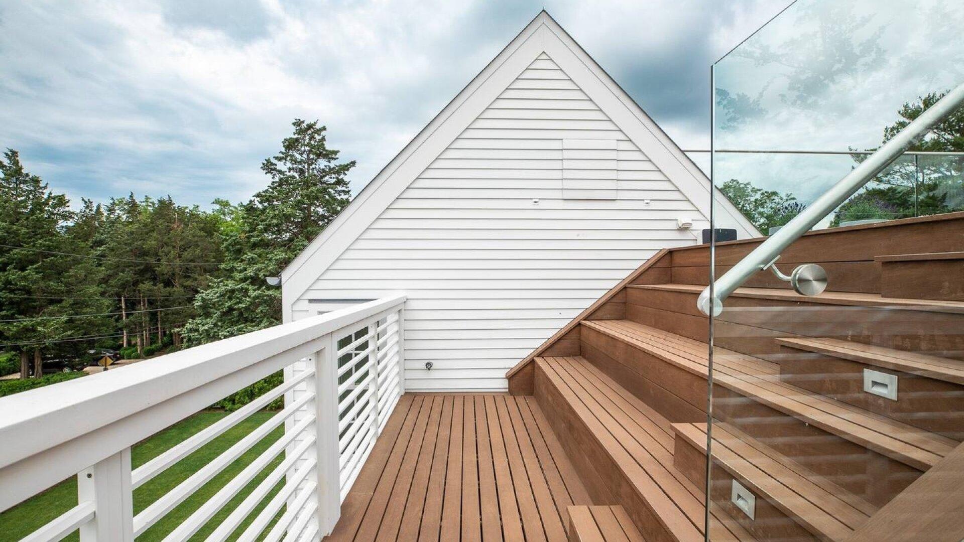 Beautiful Hamptons Vacation Rental Home with Private Pool