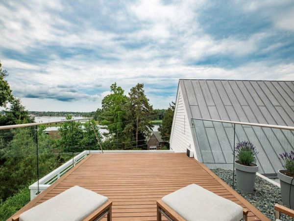 Beautiful Hamptons Vacation Rental Home with Private Pool