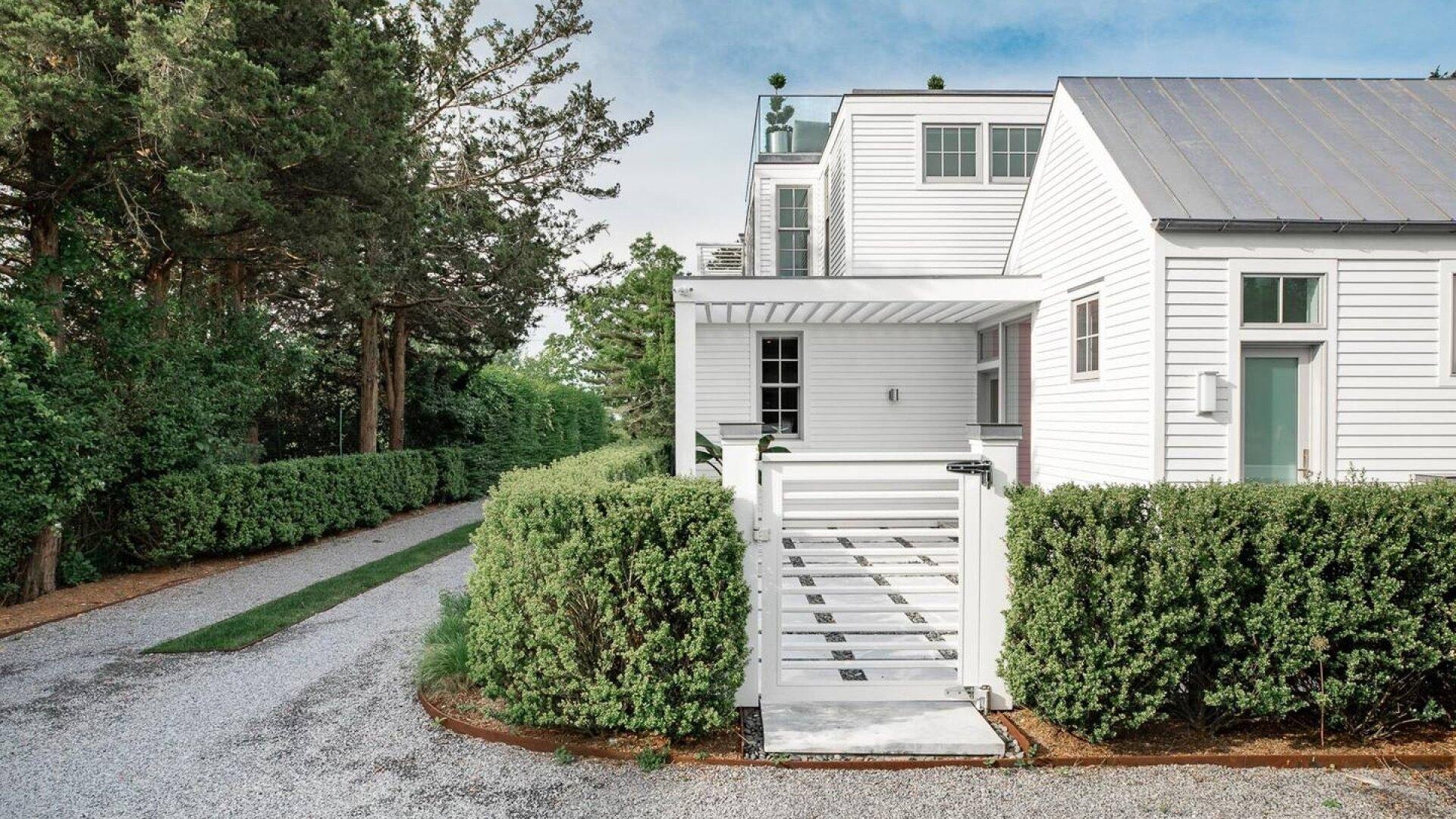 Beautiful Hamptons Vacation Rental Home with Private Pool