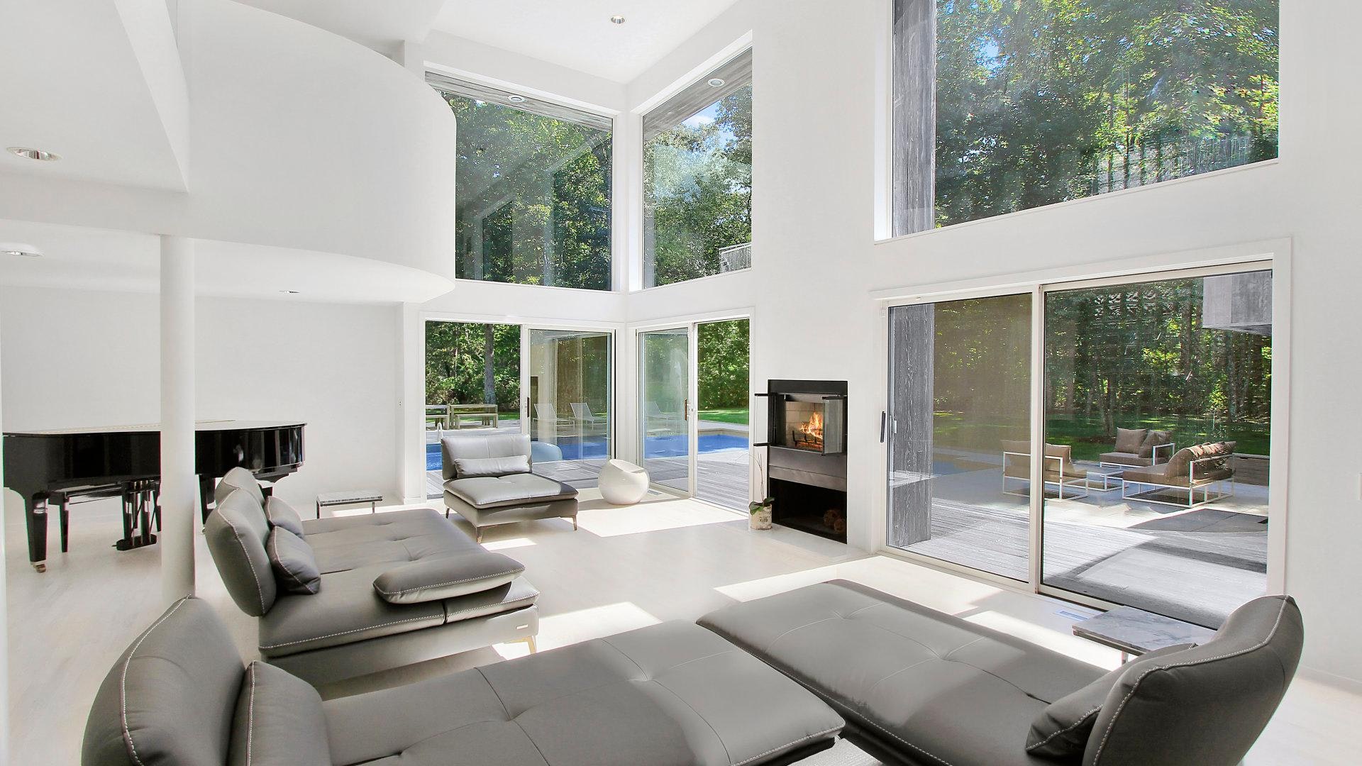 Gorgeous Hamptons Vacation Home with Private Pool Sleeps 12