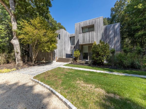 Gorgeous Hamptons Vacation Home with Private Pool Sleeps 12