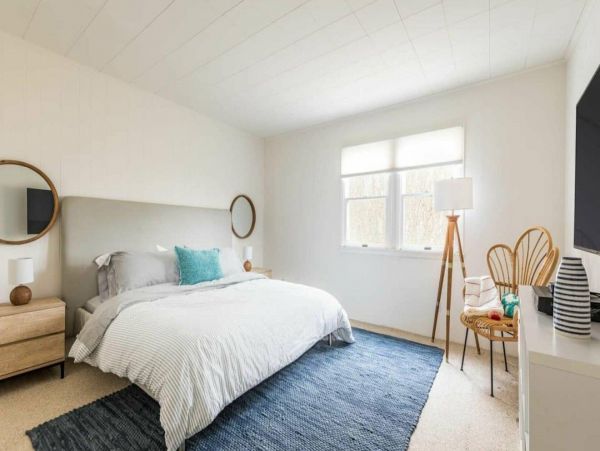 Beautiful Hamptons Vacation Rental Home with Private Pool