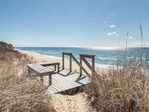 Beautiful Hamptons Vacation Rental Home with Private Pool
