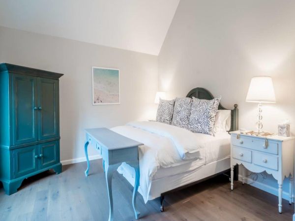 Southampton Four Bedroom Vacation Home 10 Guests