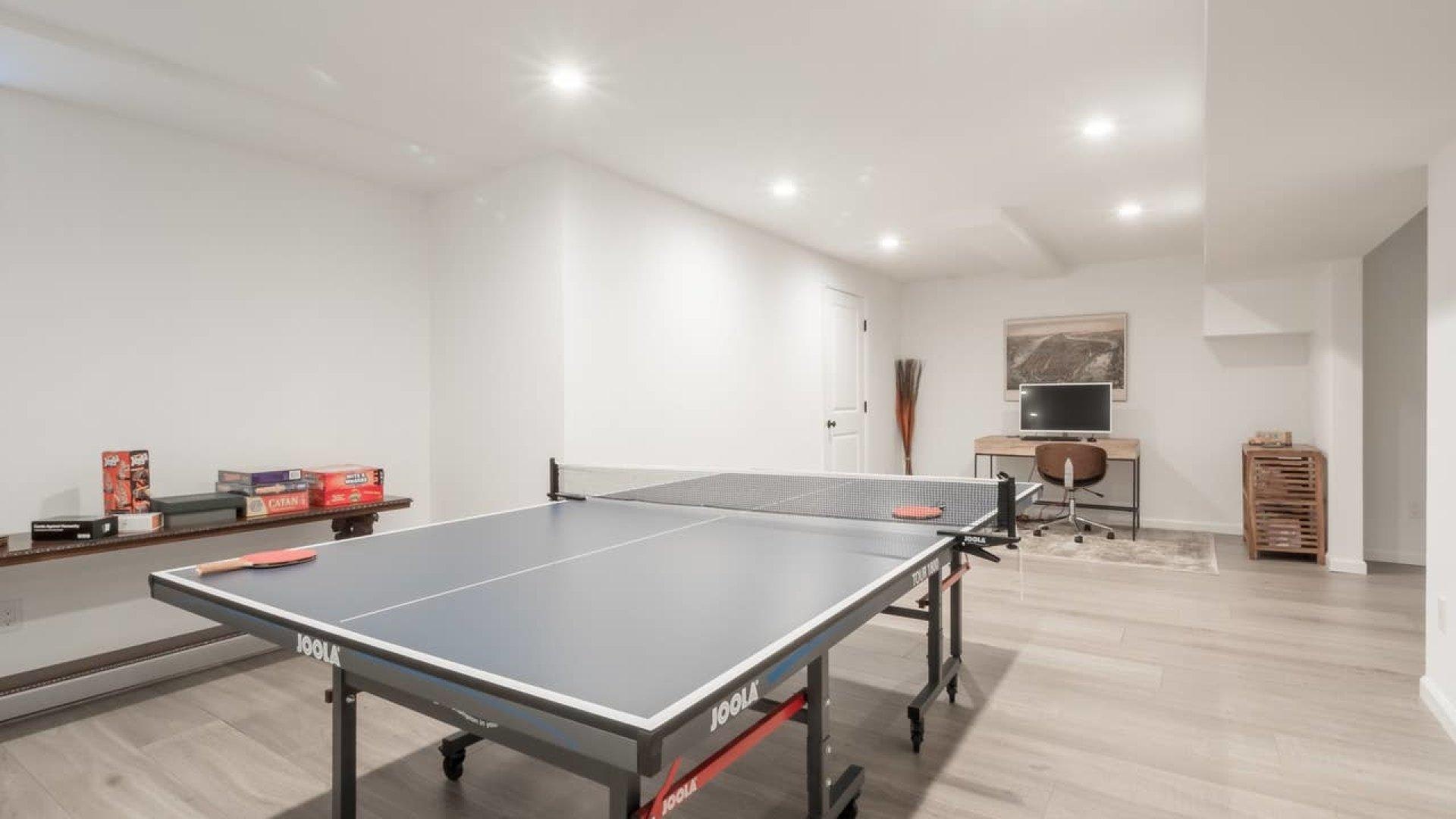 Southampton Four Bedroom Vacation Home 10 Guests