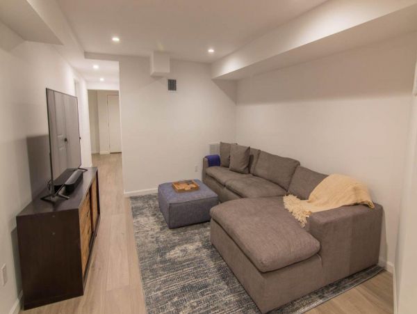 Southampton Four Bedroom Vacation Home 10 Guests