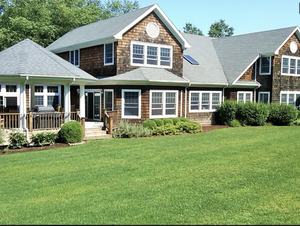 Southampton Four Bedroom Vacation Home 10 Guests
