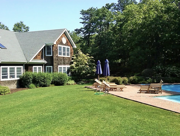 Southampton Four Bedroom Vacation Home 10 Guests
