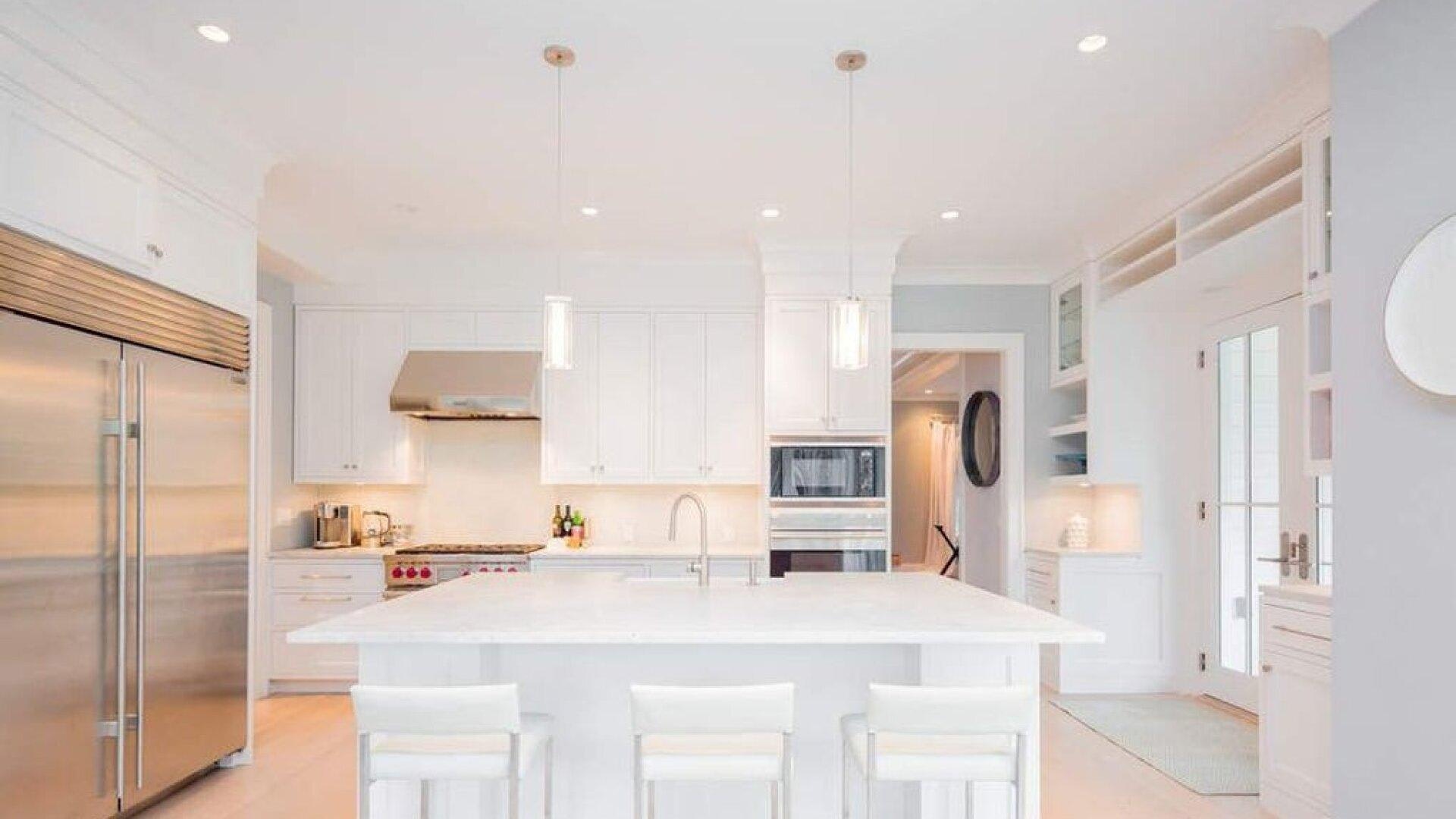 East Hamptons Vacation Home Six Bedroom with Pool