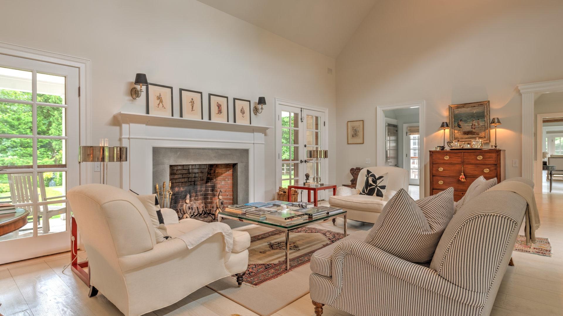 Hamptons Home 999740