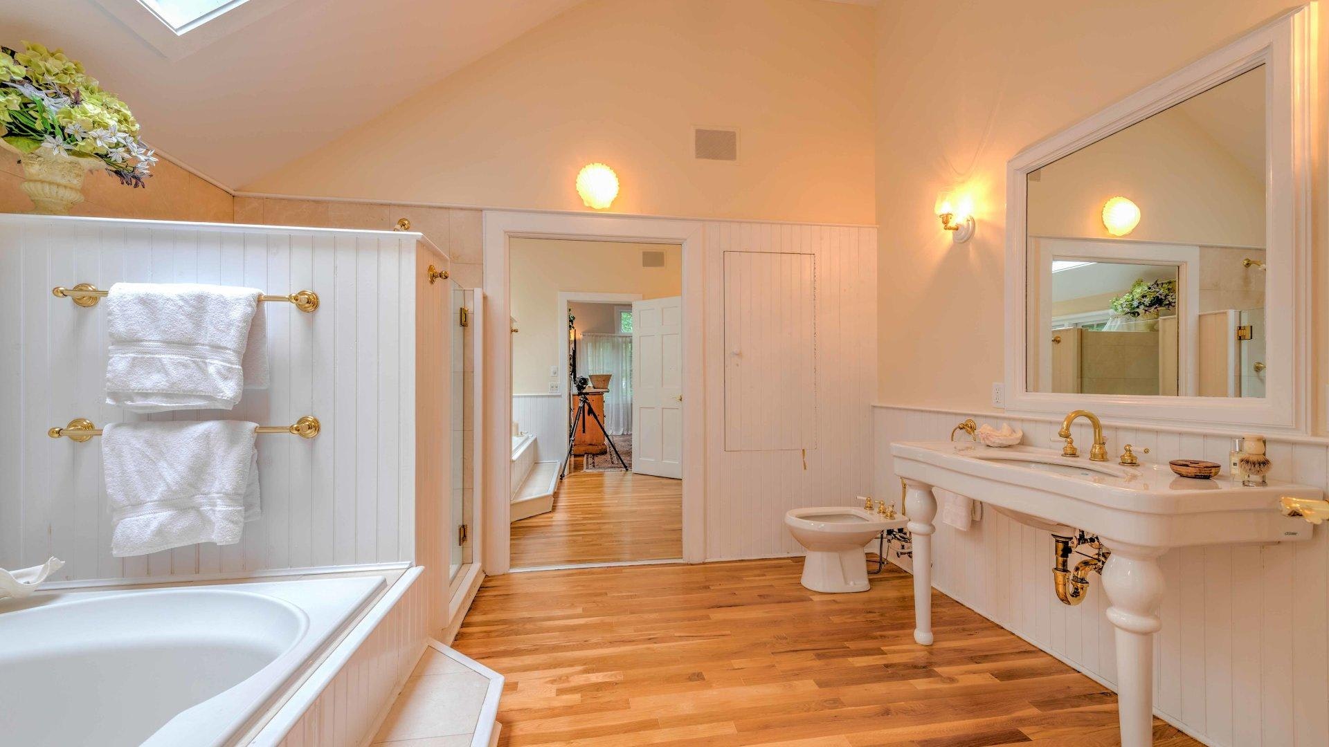 East Hampton Luxury Vacation Pool Home