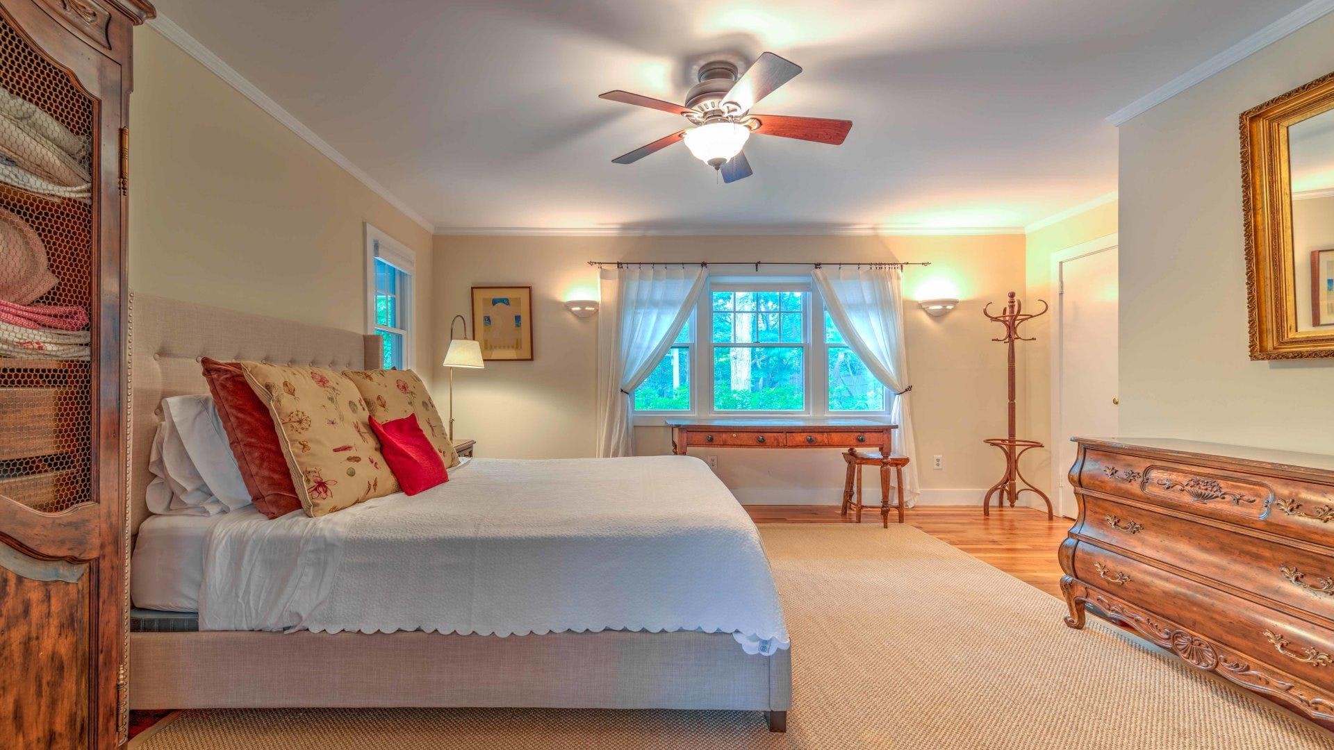 East Hampton Luxury Vacation Pool Home