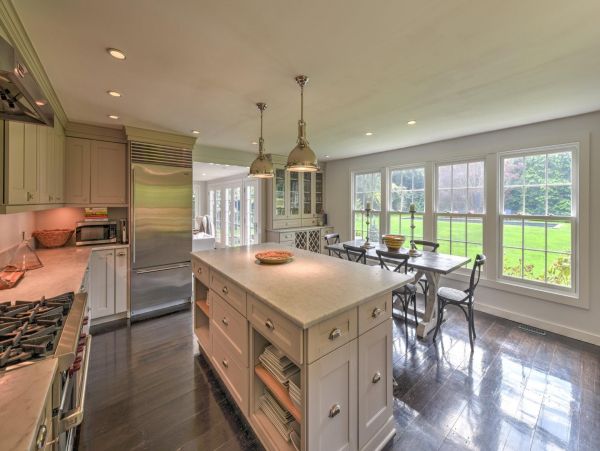 Walk to Beach Hamptons Vacation Home Six Bedroom