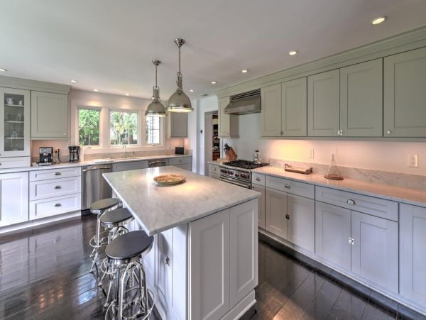 Walk to Beach Hamptons Vacation Home Six Bedroom