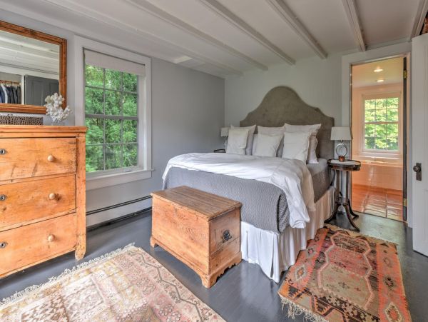 Walk to Beach Hamptons Vacation Home Six Bedroom