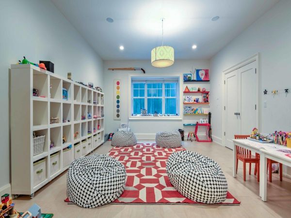 East Hampton Vacation Home Six Bedroom with Pool