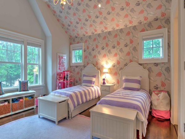 East Hampton Vacation Home Six Bedroom with Pool