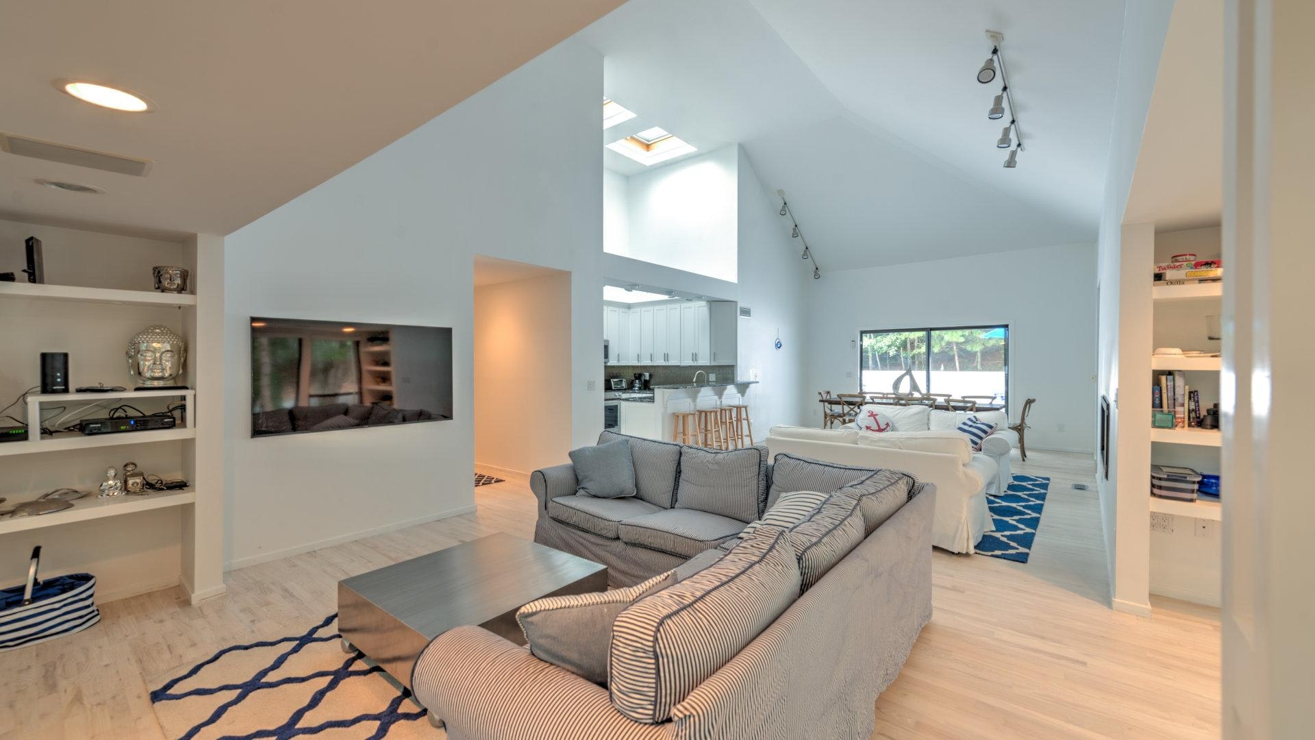 Beautiful Hamptons Vacation Rental with Private Pool