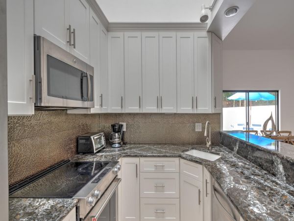 Beautiful Hamptons Vacation Rental with Private Pool