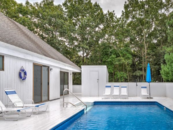 Beautiful Hamptons Vacation Rental with Private Pool