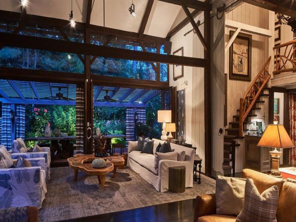 Hamptons Home 999748