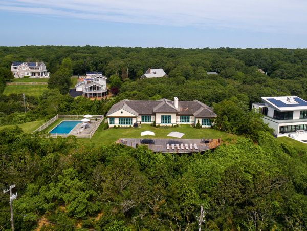 Luxury Vacation Home with Pool in Hamptons Walk To Beach
