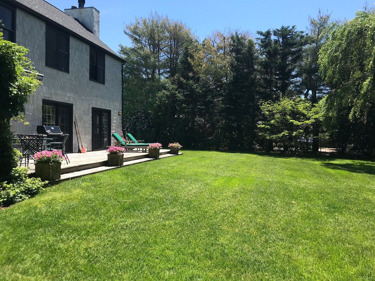 Hamptons Home 999759