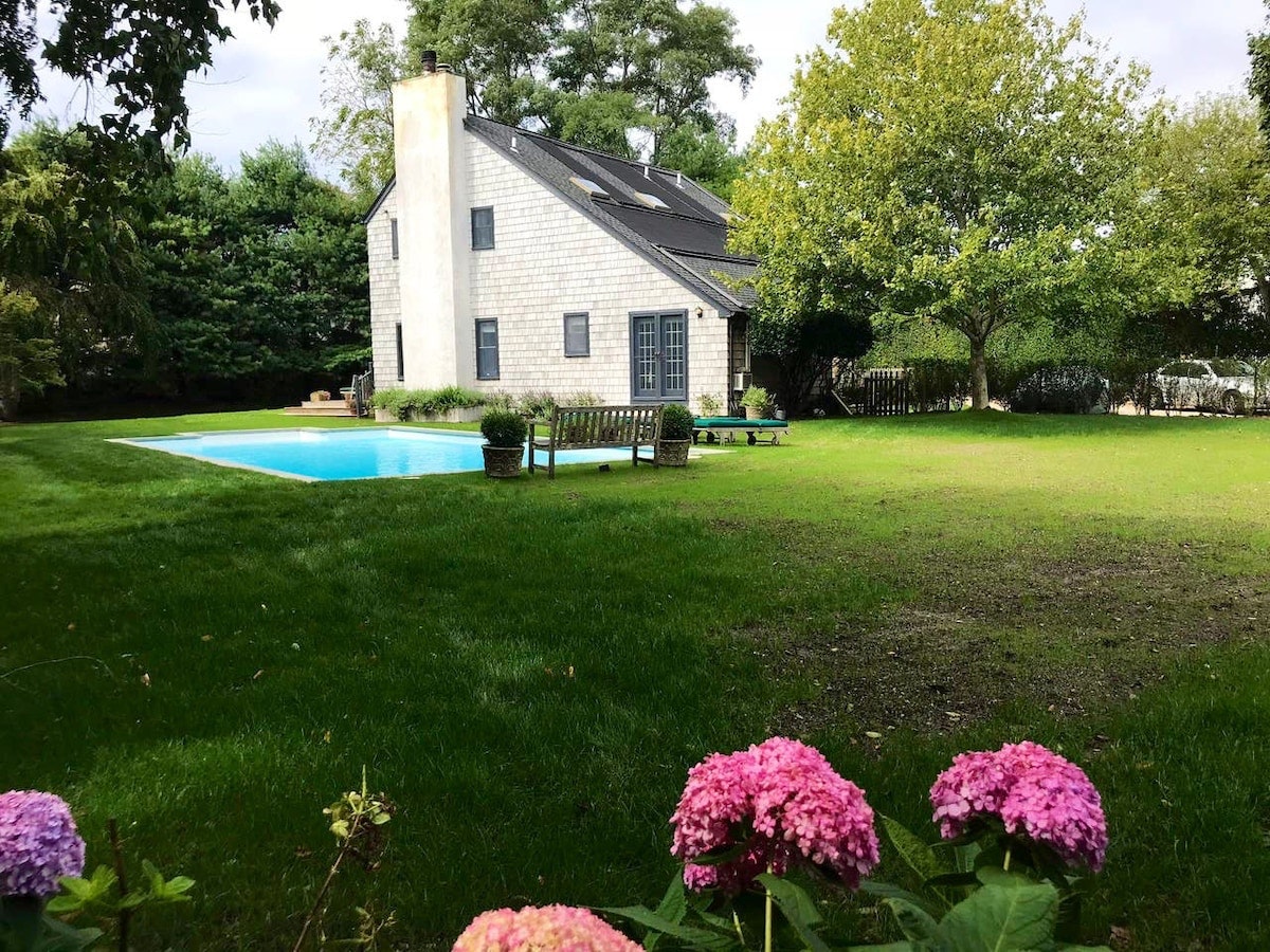 Hamptons Home 999759