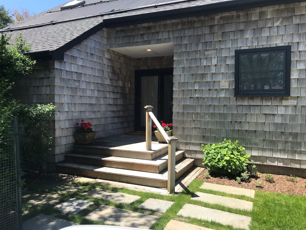 Hamptons Home 999759