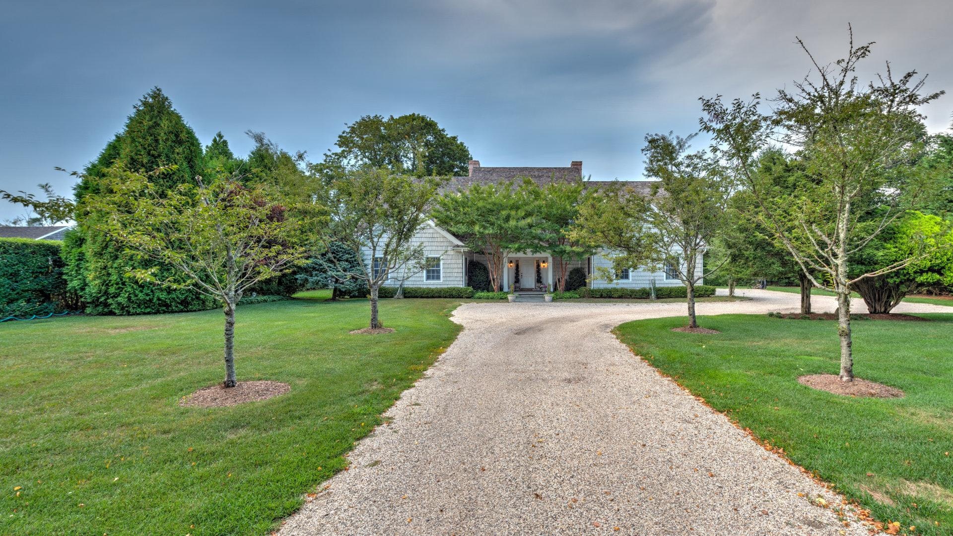 Beautiful Hamptons Vacation Rental with Private Pool