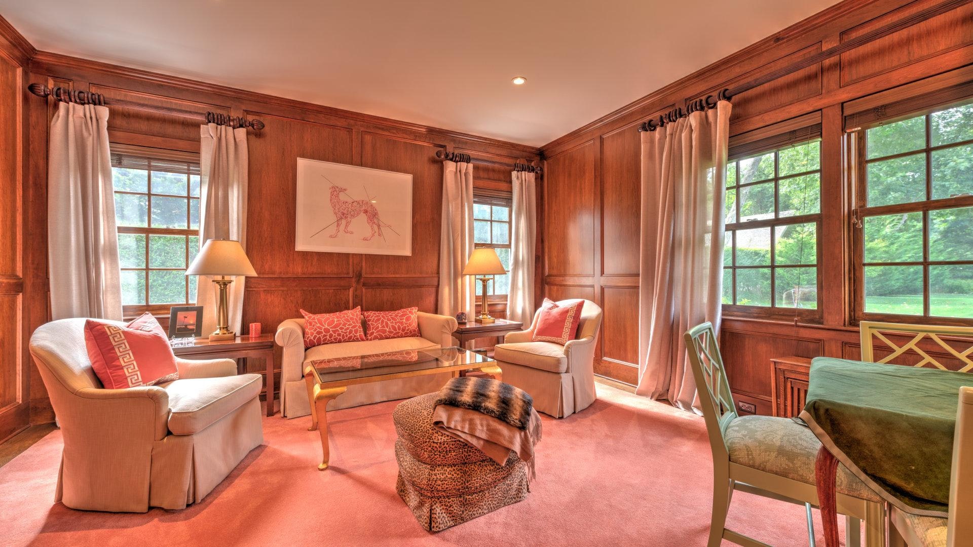 Beautiful Hamptons Vacation Rental with Private Pool