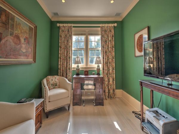 Beautiful Hamptons Vacation Rental with Private Pool