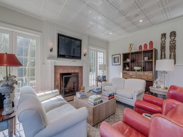 Gorgeous Hamptons Vacation Home with Private Pool & Spa