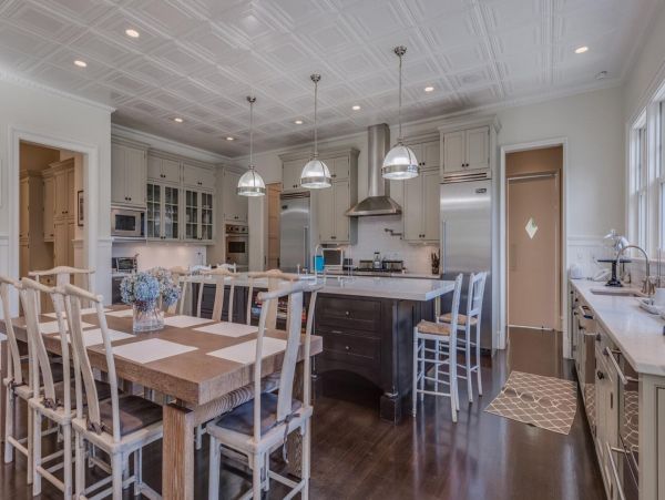 Gorgeous Hamptons Vacation Home with Private Pool & Spa