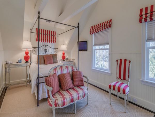 Gorgeous Hamptons Vacation Home with Private Pool & Spa