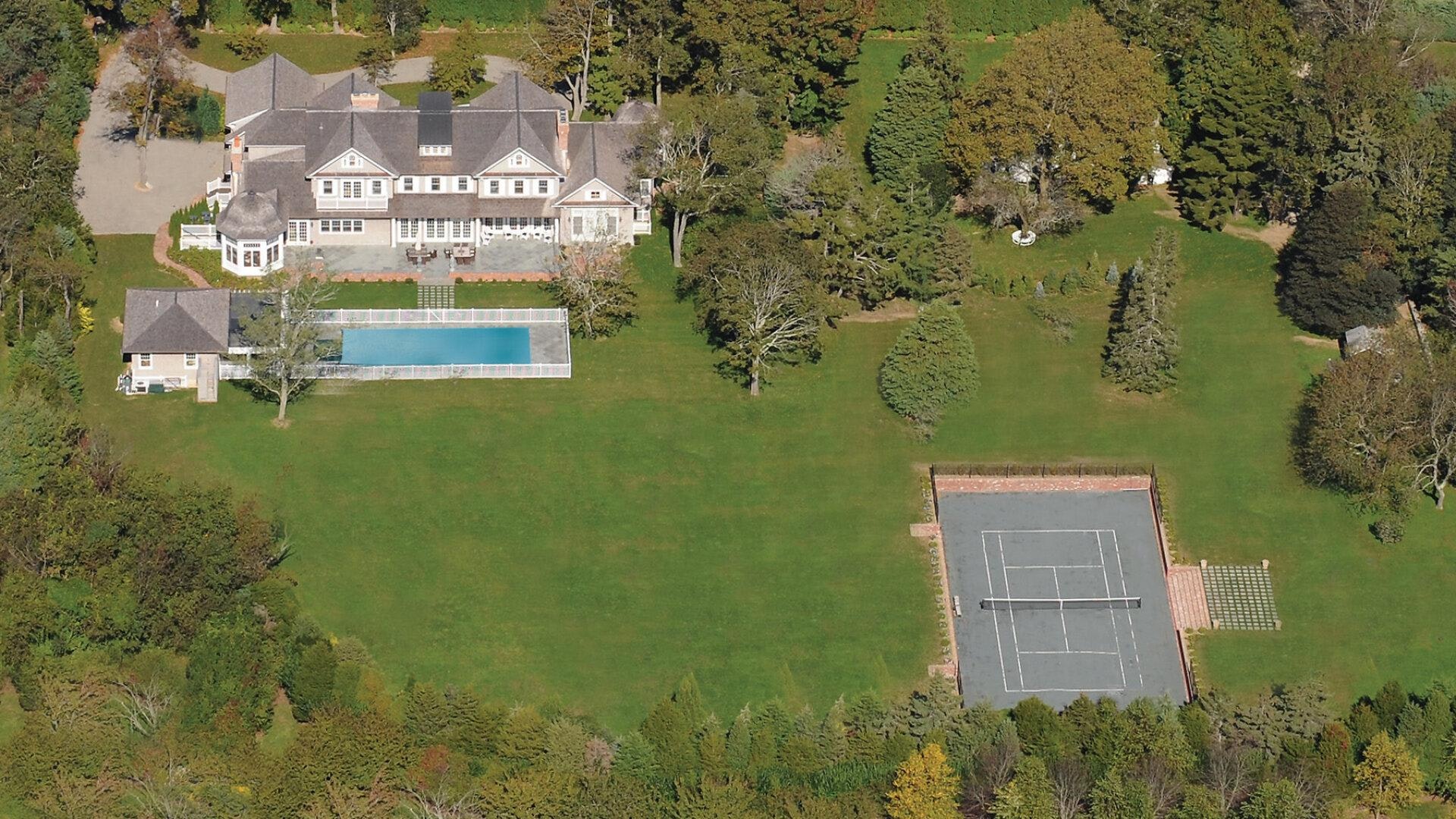 Gorgeous Hamptons Vacation Home with Private Pool & Spa