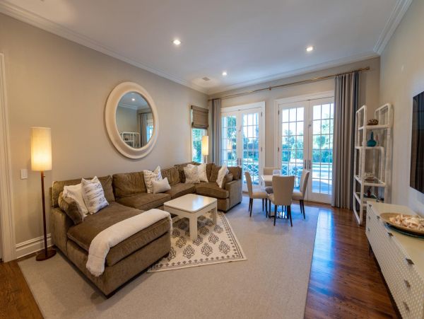 Gorgeous Hamptons Vacation Home with Private Pool Sleeps 10