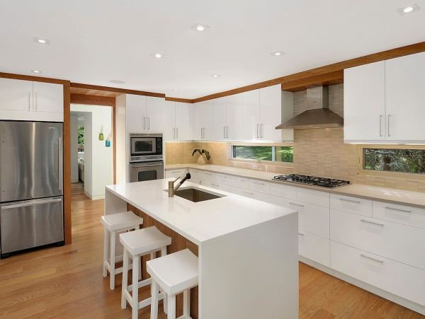 East Hampton Vacation Pool Home Four Bedroom