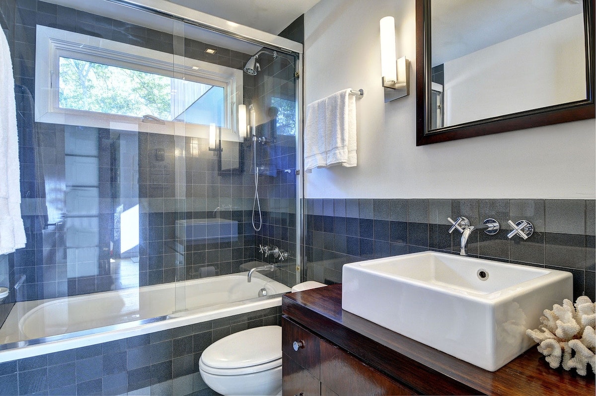 East Hampton Vacation Pool Home Four Bedroom