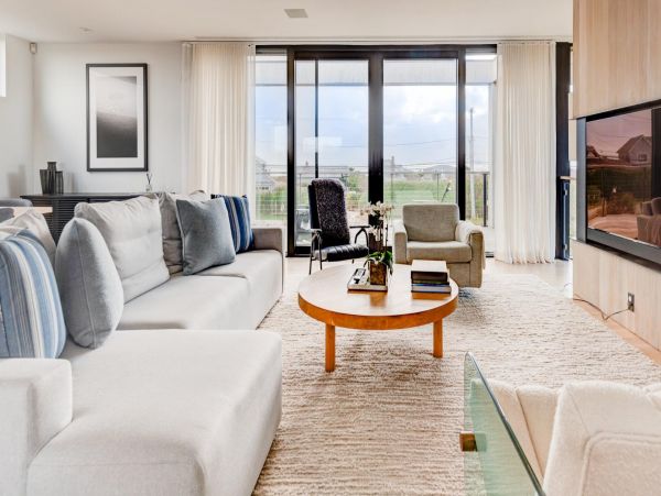 Hamptons Home 999771