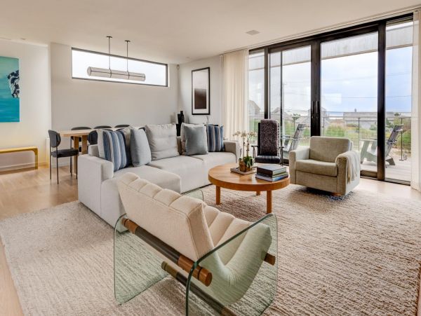Hamptons Home 999771