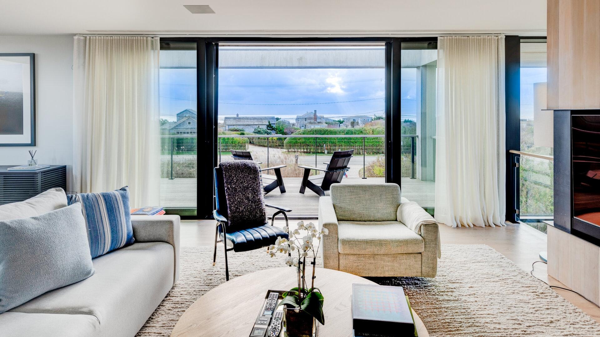 Hamptons Home 999771