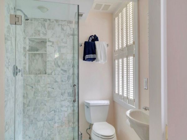 East Hampton Vacation Home Five Bedroom with Pool Sleeps 10