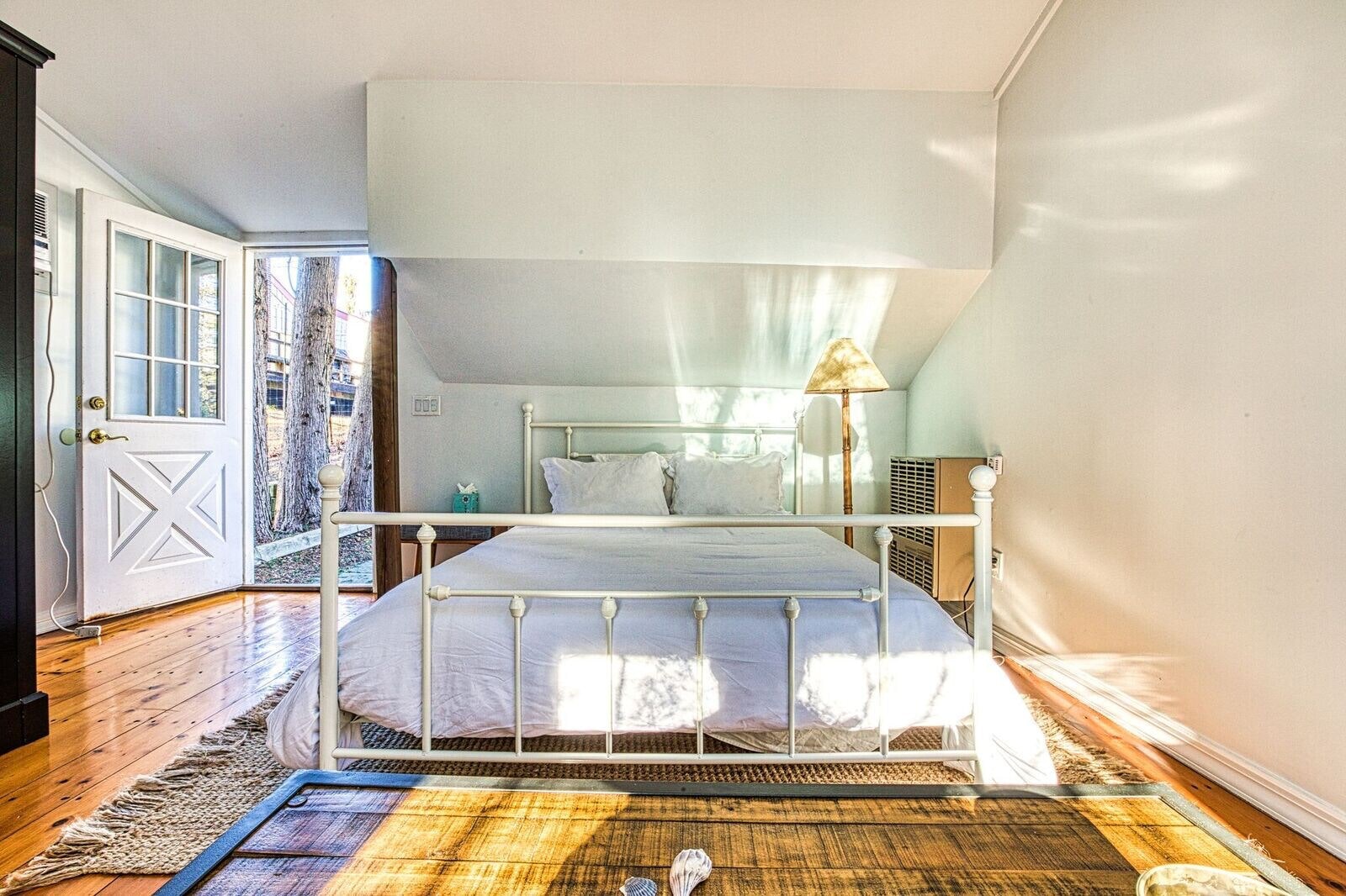 East Hampton Vacation Home Five Bedroom with Pool Sleeps 10
