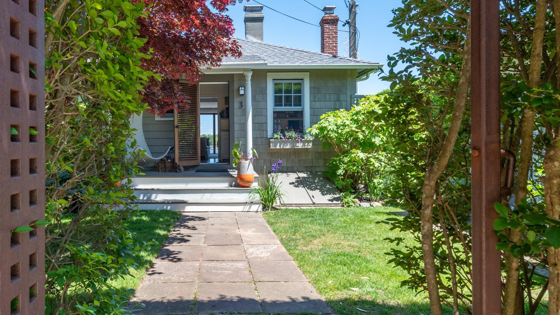 Hamptons Home 999773